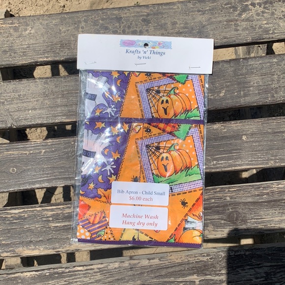 Brad New Bib Apron Halloween - Picture 1 of 3